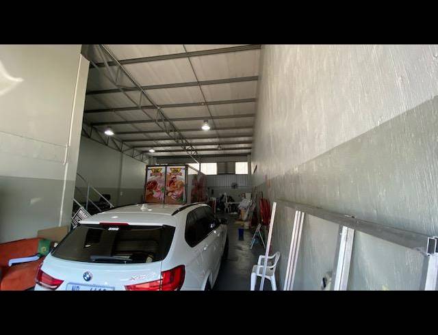 305M² WAREHOUSE TO LET IN BRIARDENE
